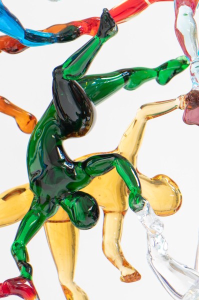 The Wall transparent-B