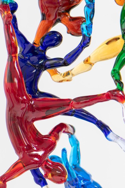 The Wall transparent-B